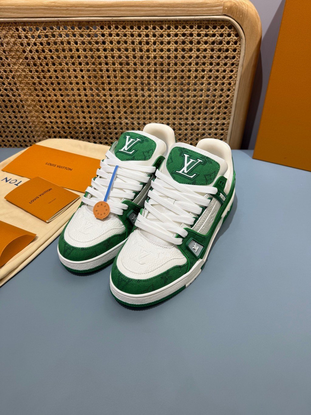 Sneakers Trainer Denim 'Blanc Vert Monogram' — vue 15