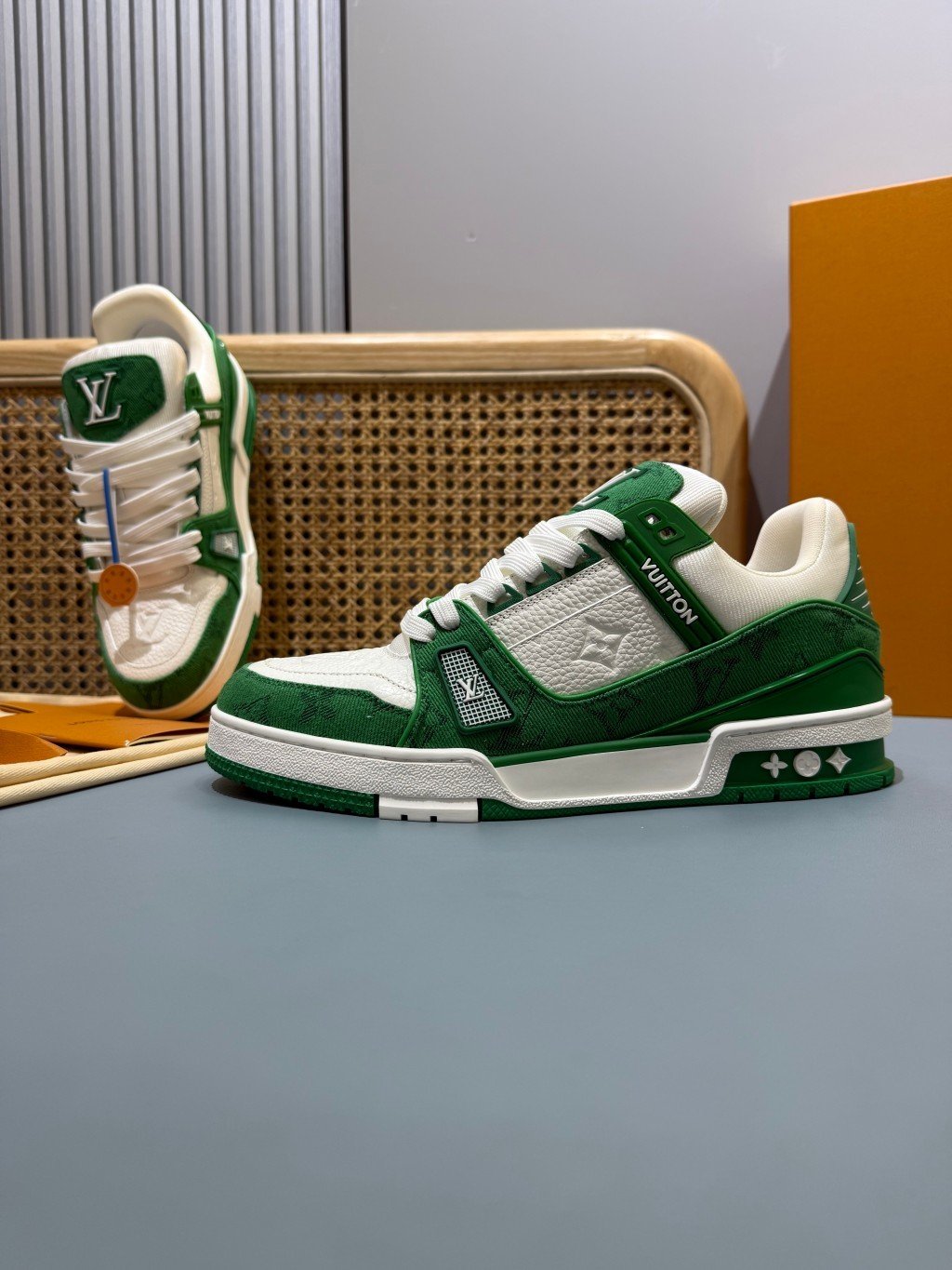 Sneakers Trainer Denim 'Blanc Vert Monogram' — vue 25