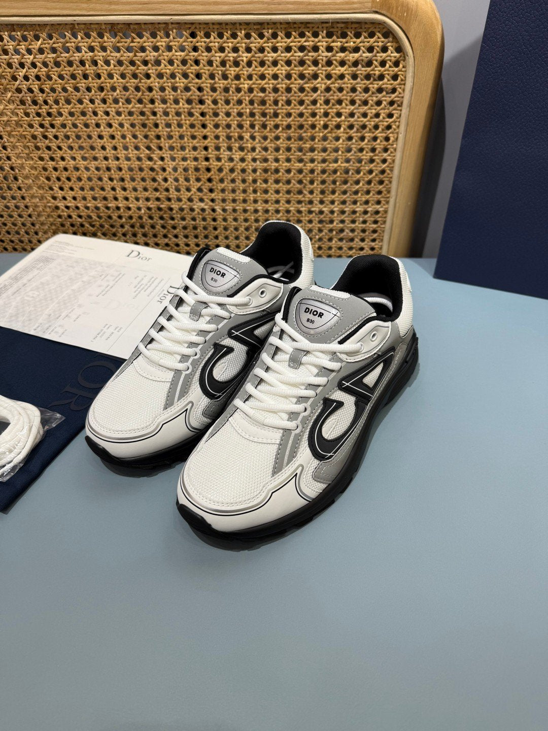 Sneakers B30 'Blanc et Noir' — vue 15