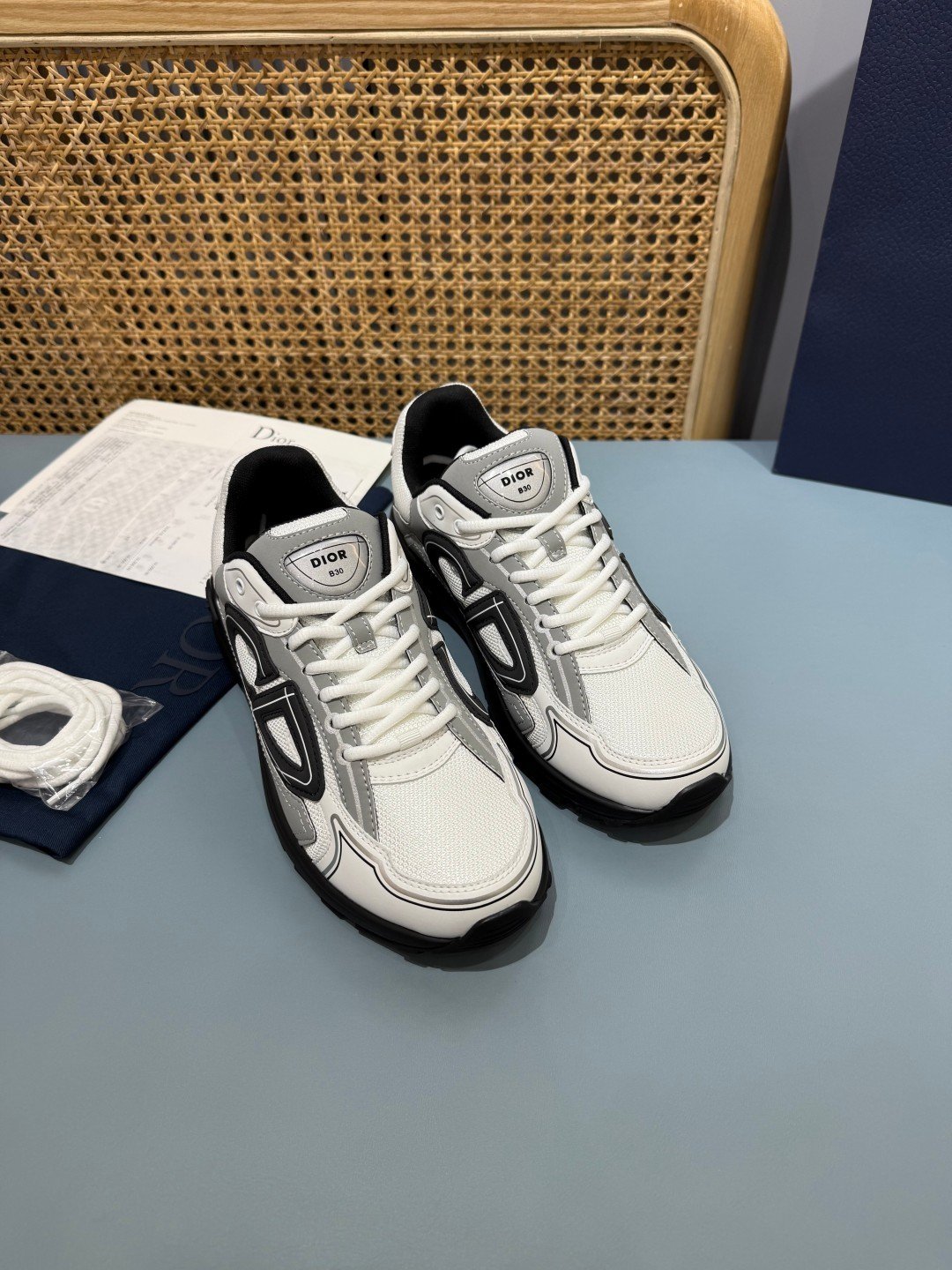 Sneakers B30 'Blanc et Noir' — vue 16