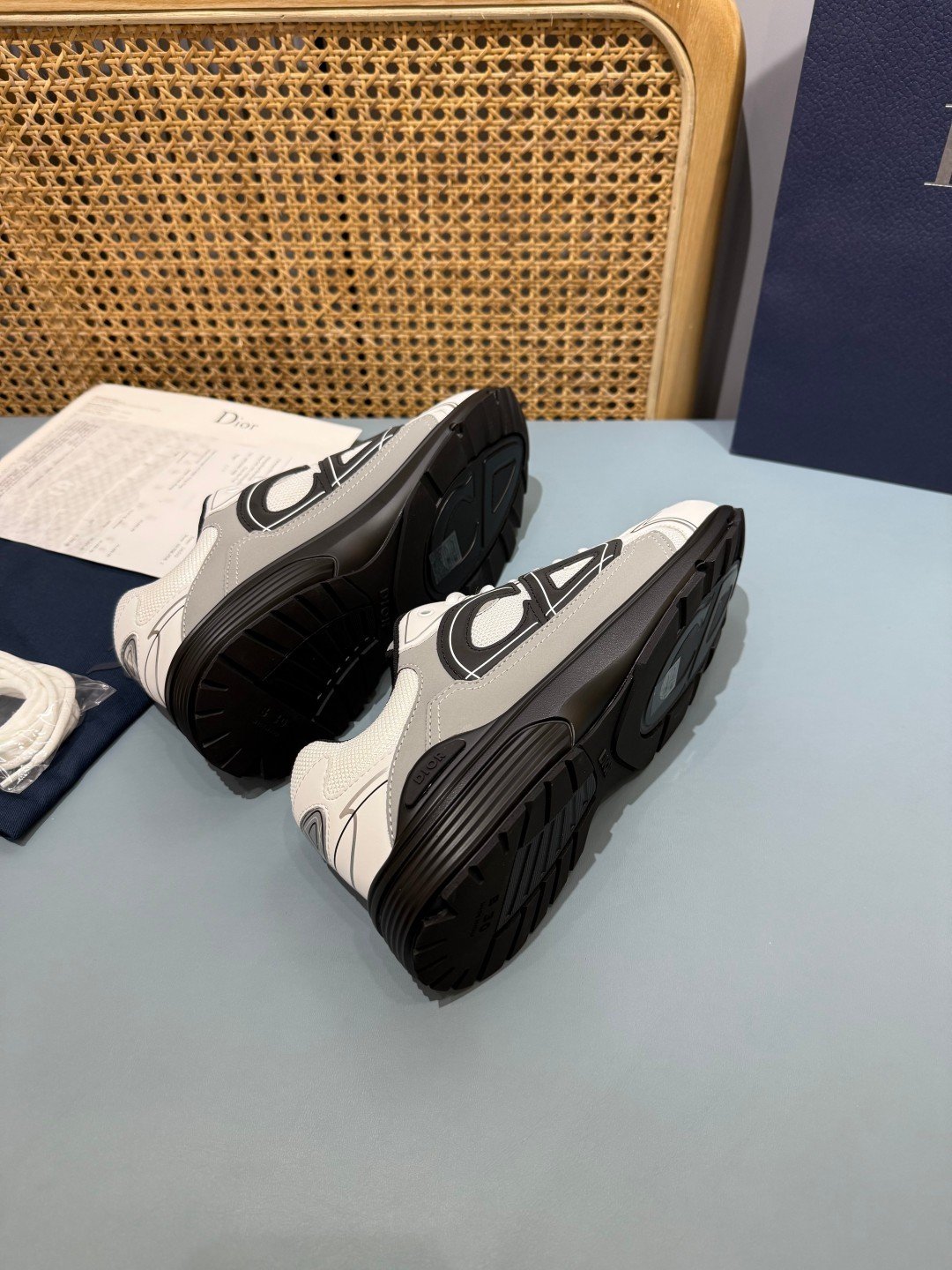 Sneakers B30 'Blanc et Noir' — vue 22