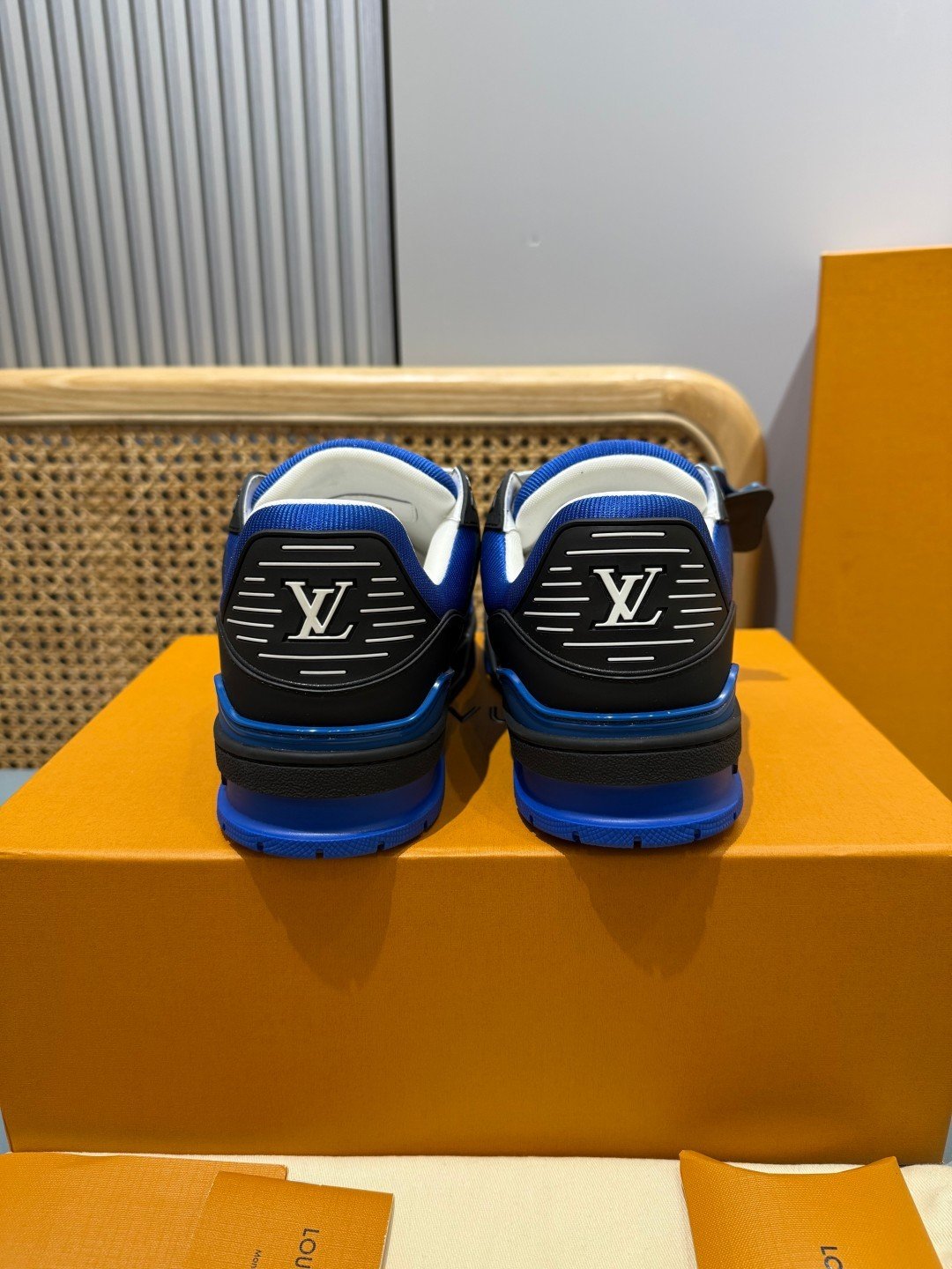 Sneakers Trainer 'Noir Bleu Roi' — vue 4
