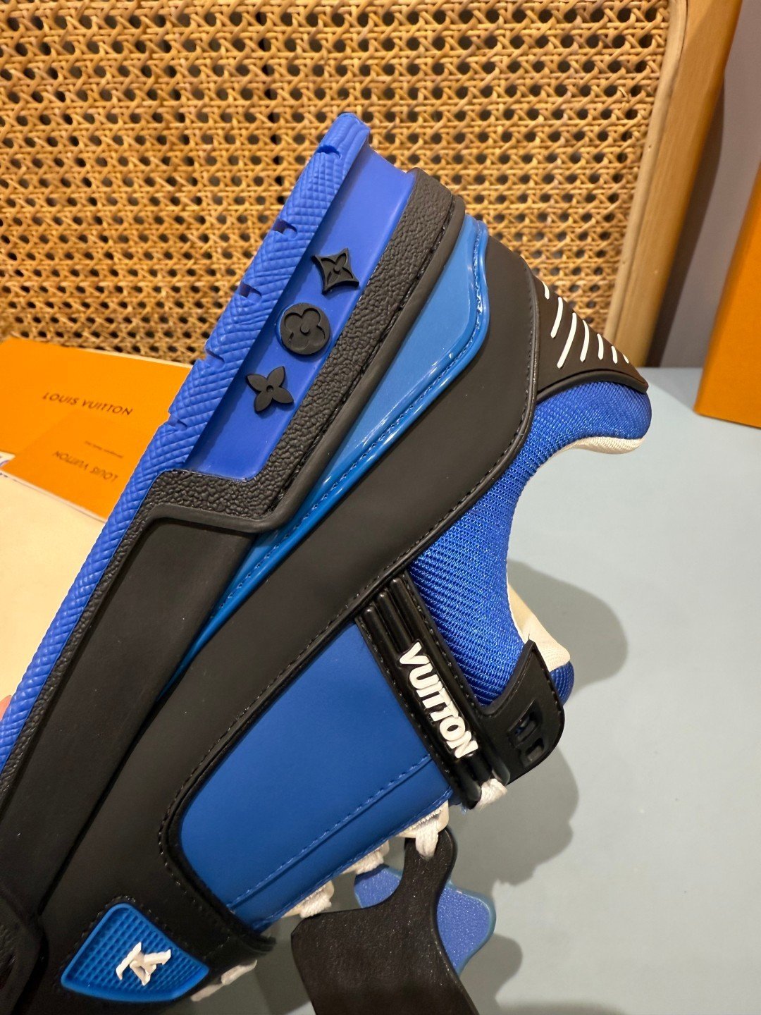 Sneakers Trainer 'Noir Bleu Roi' — vue 10