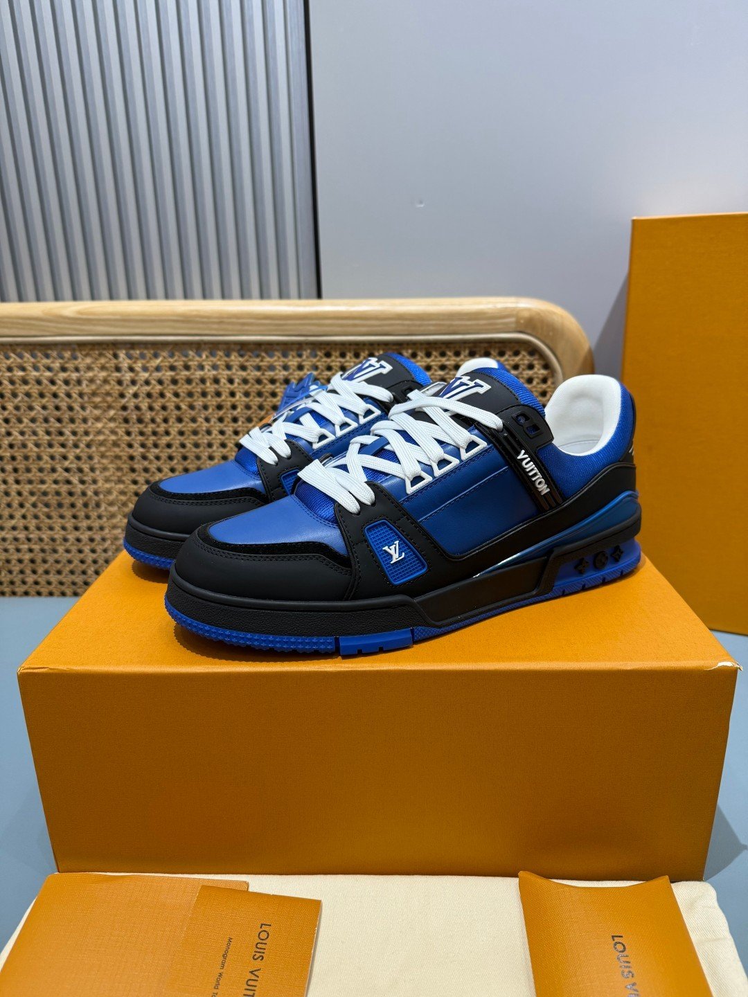 Sneakers Trainer 'Noir Bleu Roi' — vue 22