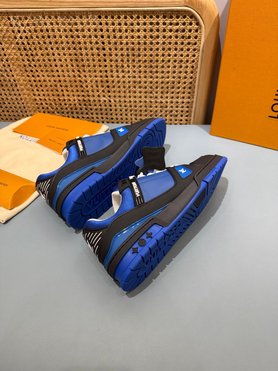 Sneakers Trainer 'Noir Bleu Roi' — vue 24