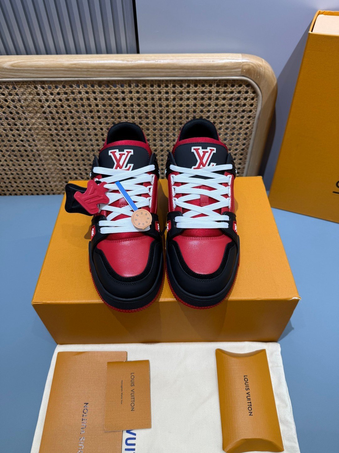Sneakers Trainer 'Rouge Noir' — vue 4