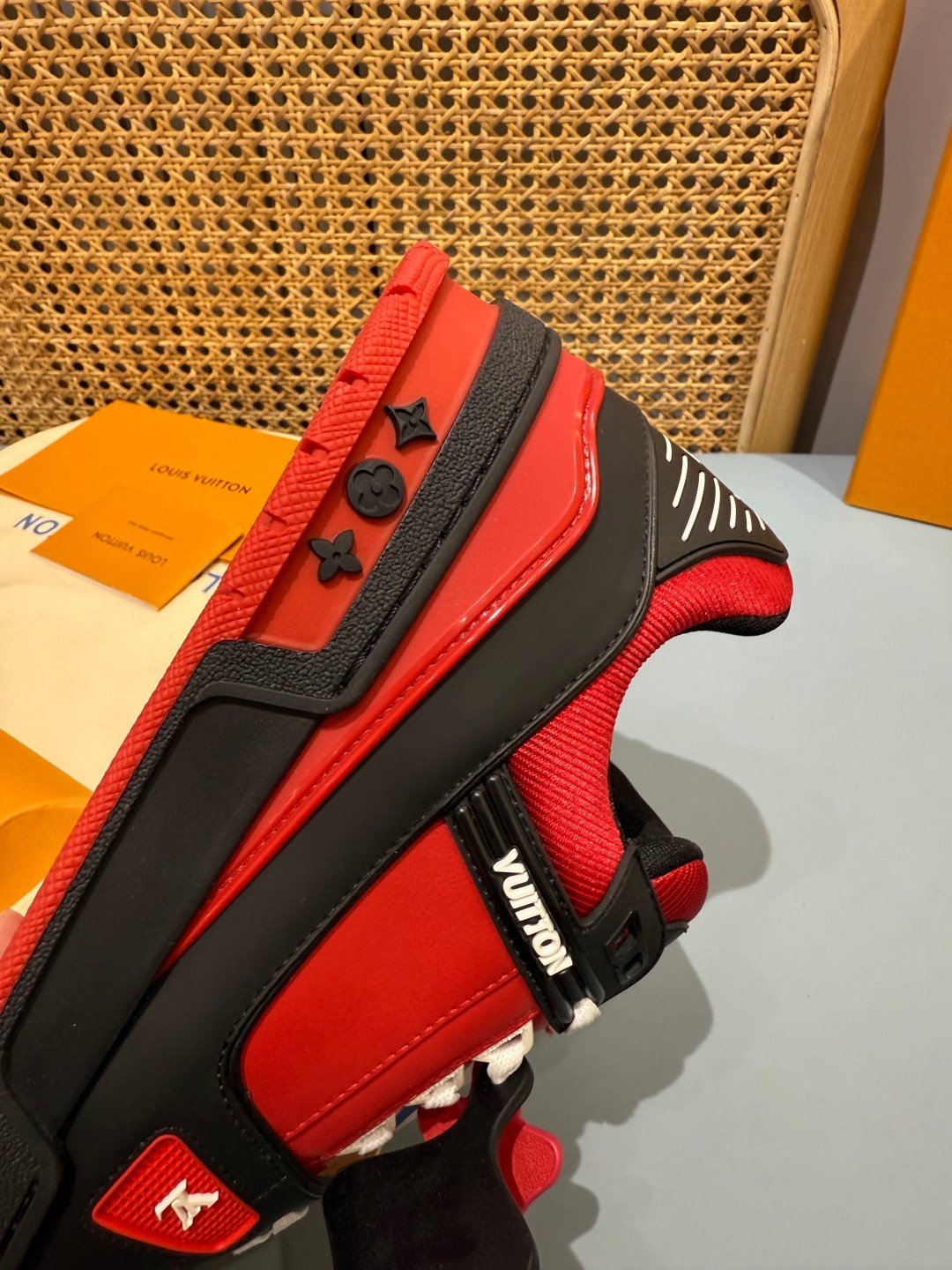 Sneakers Trainer 'Rouge Noir' — vue 11