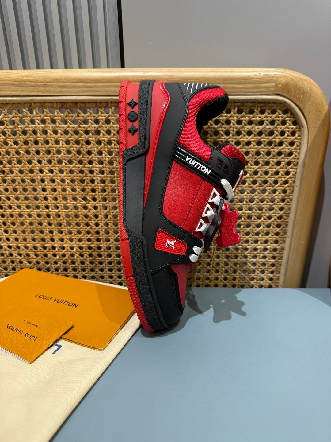 Sneakers Trainer 'Rouge Noir' — vue 13