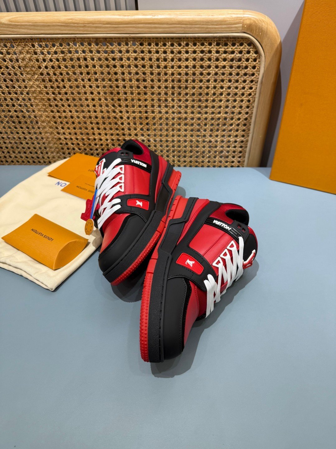 Sneakers Trainer 'Rouge Noir' — vue 14