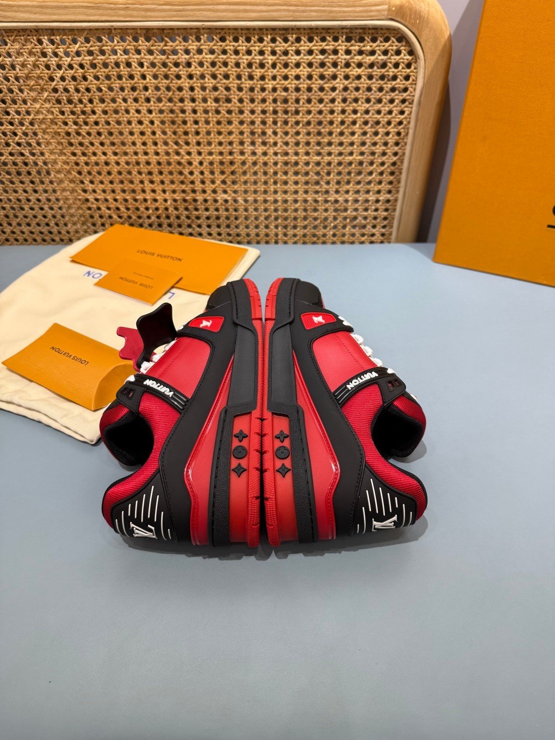 Sneakers Trainer 'Rouge Noir' — vue 19