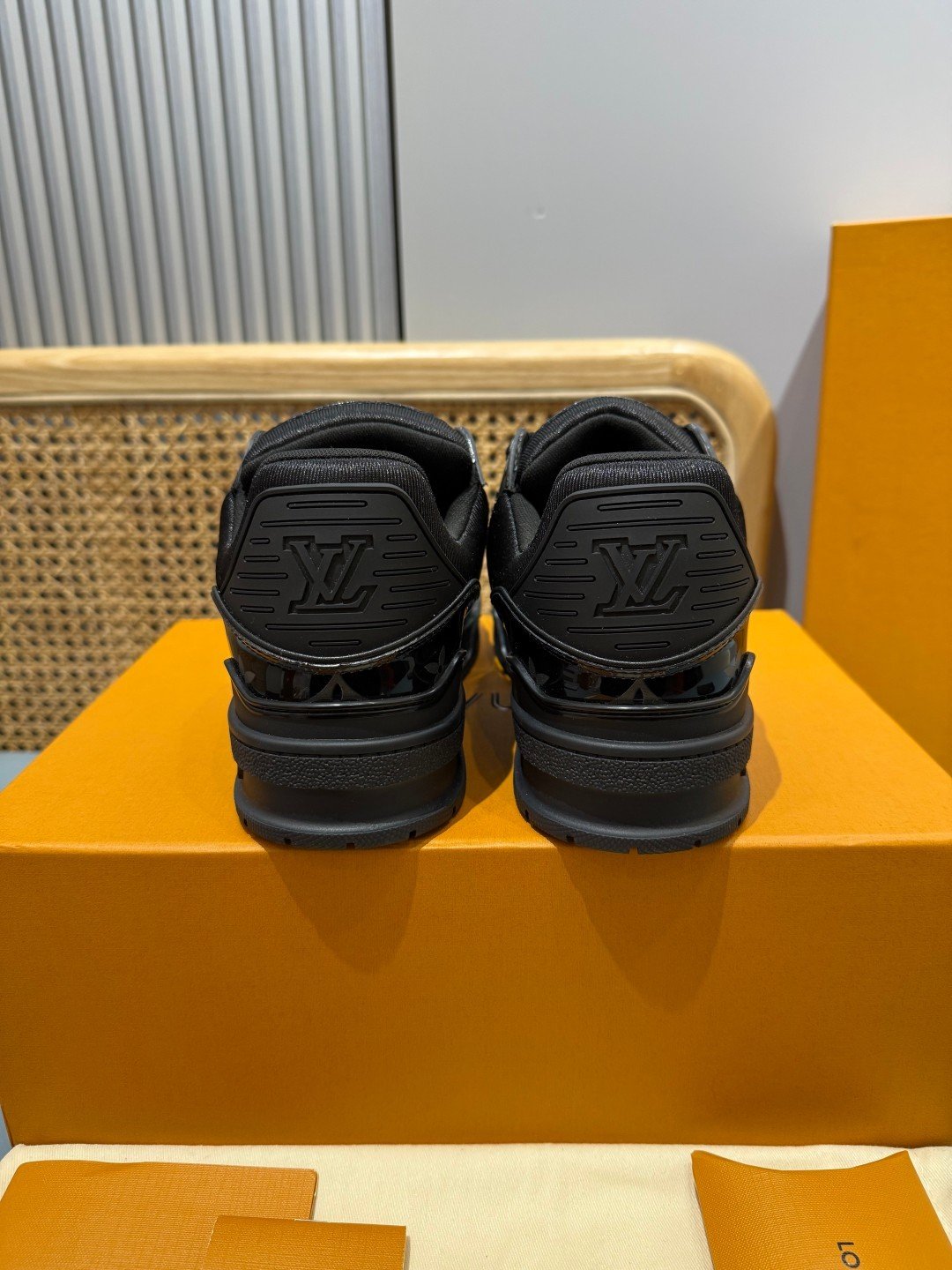 Sneakers Trainer 'Noir Brillant' — vue 2