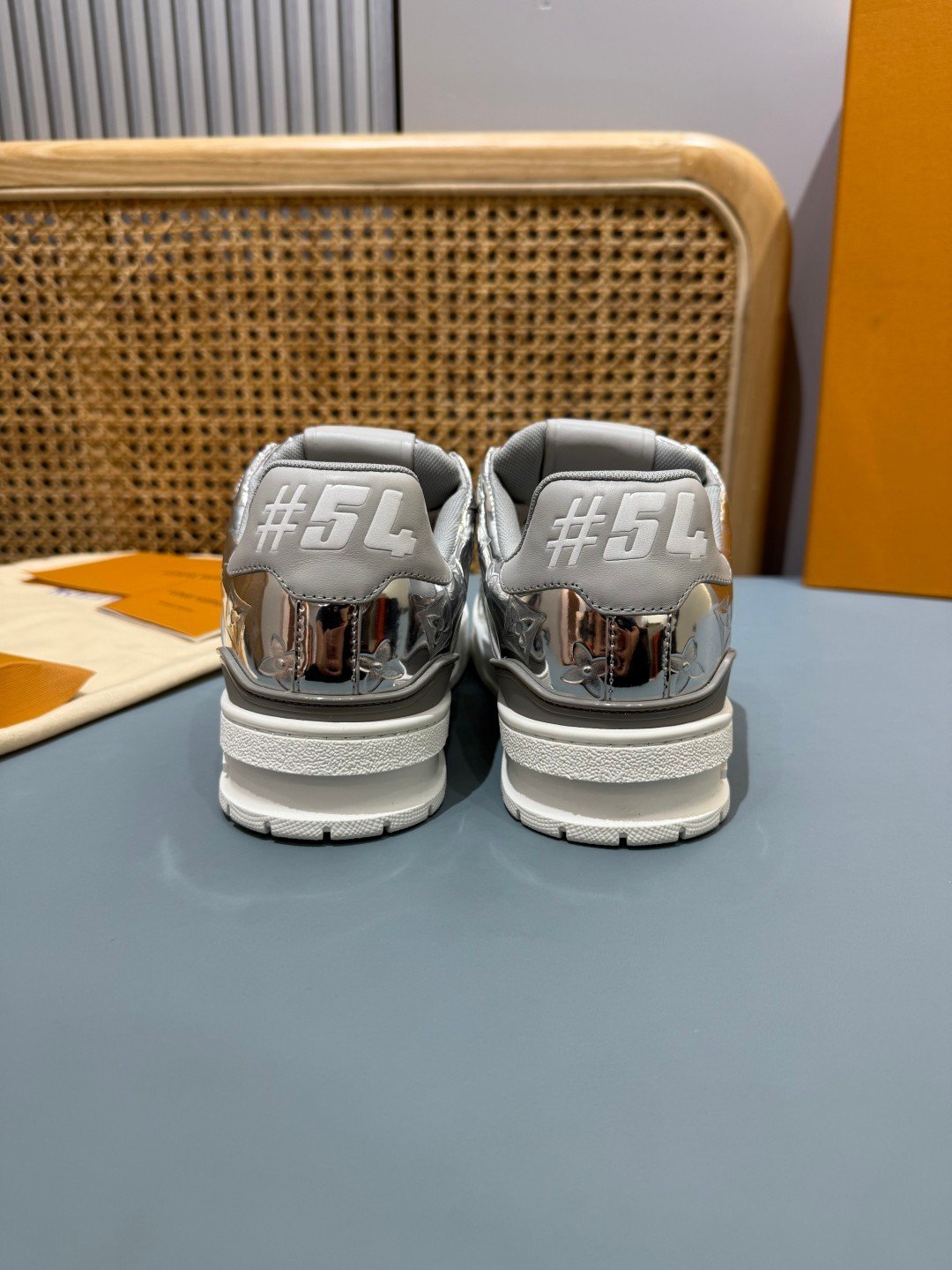 Sneakers Trainer 'Argent Chromé' — vue 19