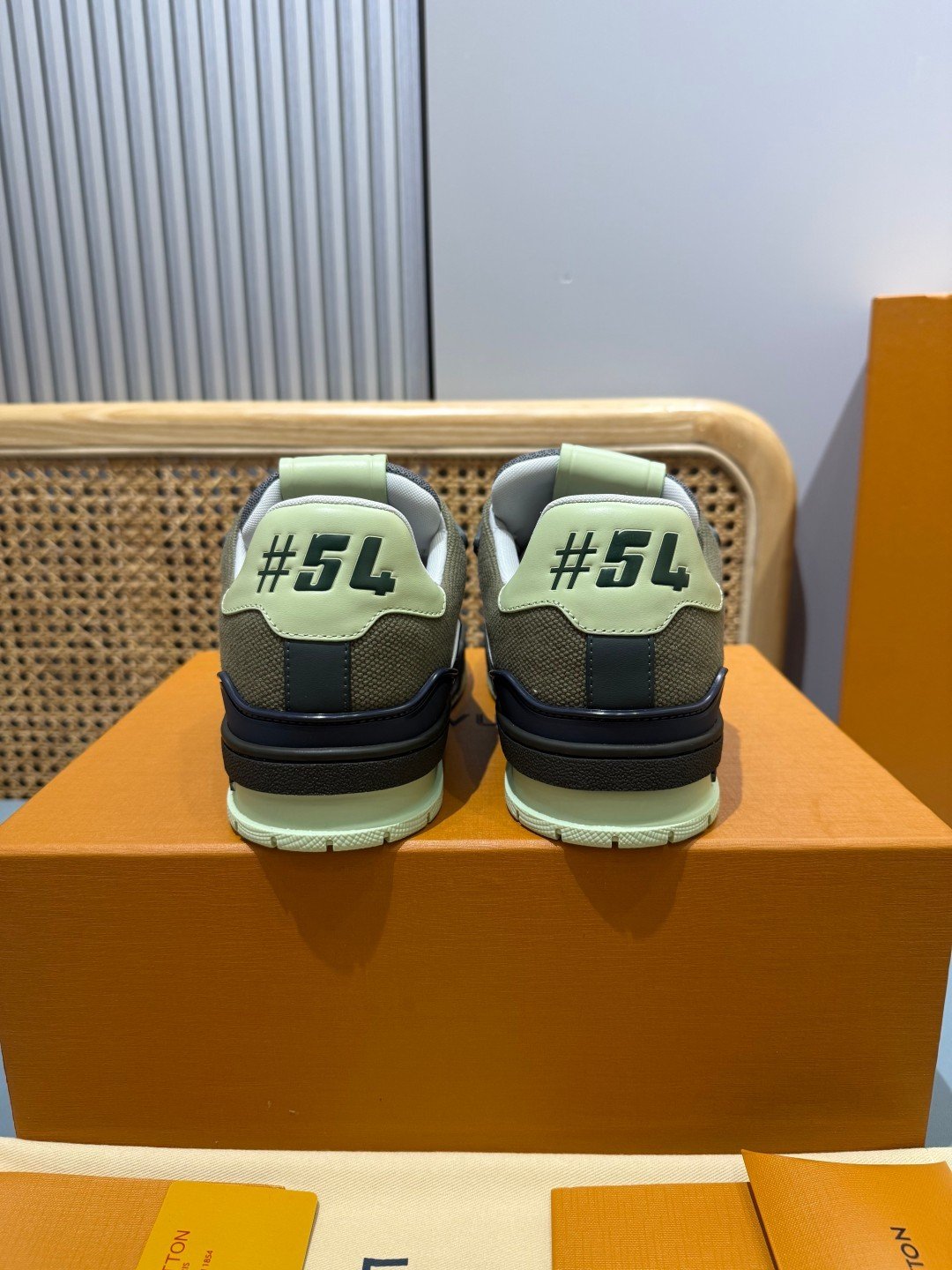 Sneakers Trainer 'Vert Menthe Noir' — vue 2