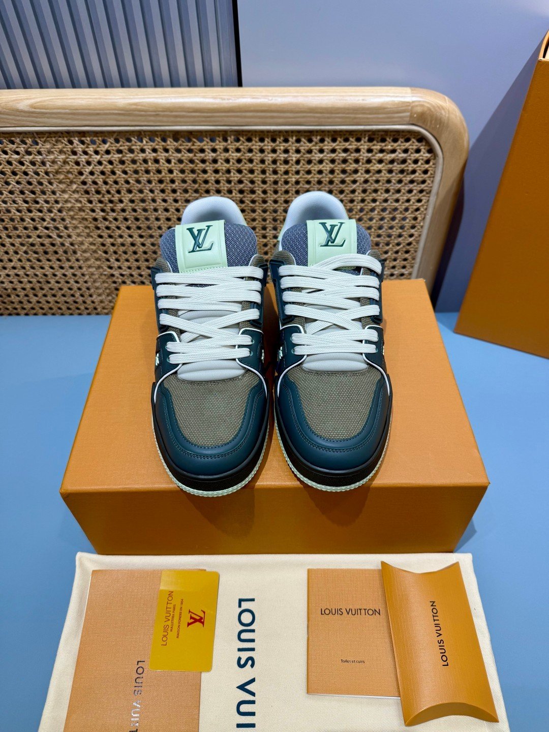 Sneakers Trainer 'Vert Menthe Noir' — vue 4