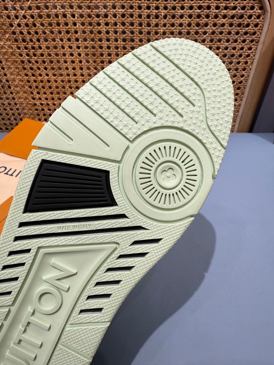 Sneakers Trainer 'Vert Menthe Noir' — vue 6