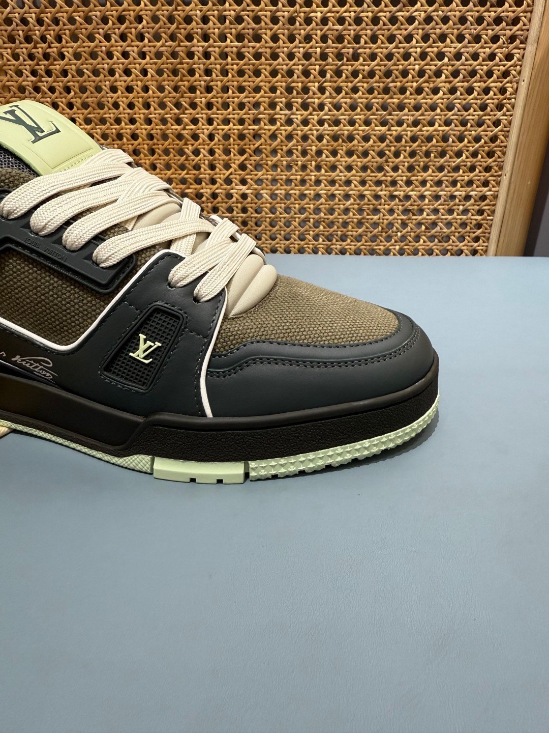 Sneakers Trainer 'Vert Menthe Noir' — vue 12