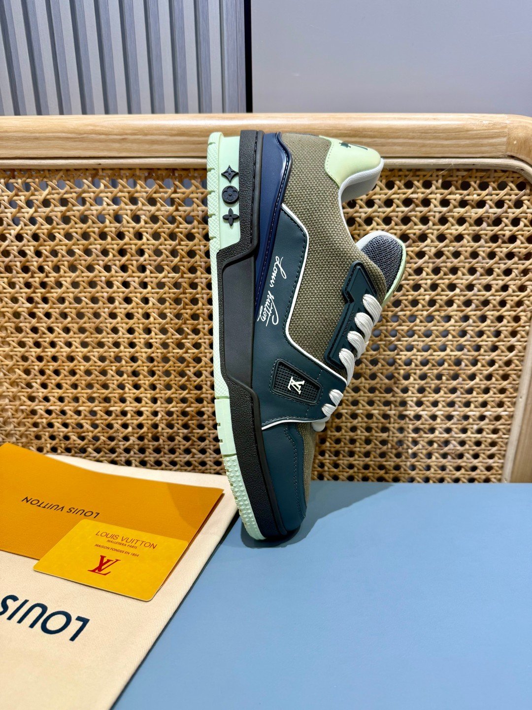 Sneakers Trainer 'Vert Menthe Noir' — vue 13
