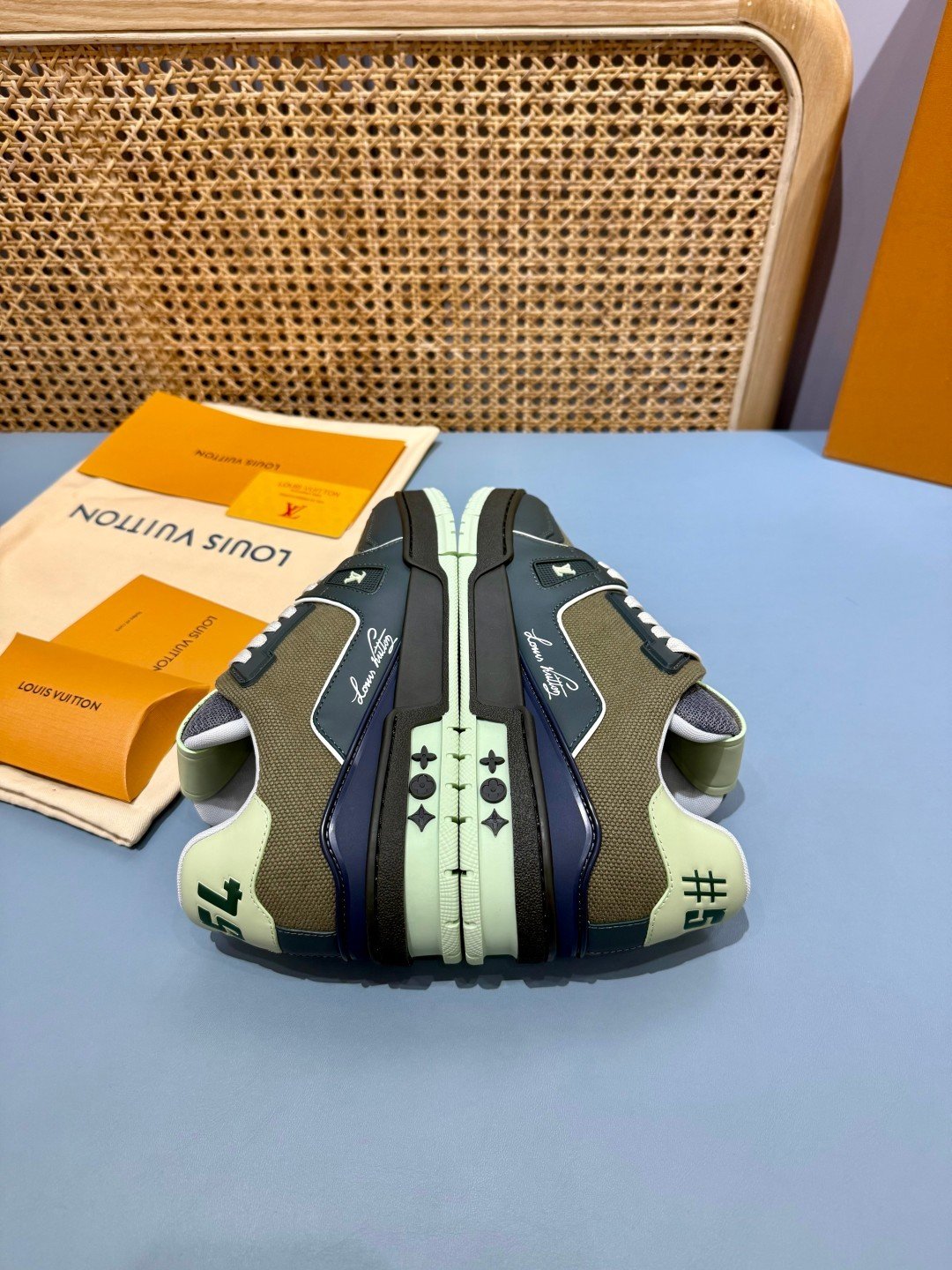 Sneakers Trainer 'Vert Menthe Noir' — vue 19
