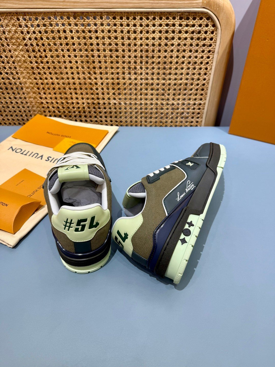 Sneakers Trainer 'Vert Menthe Noir' — vue 23