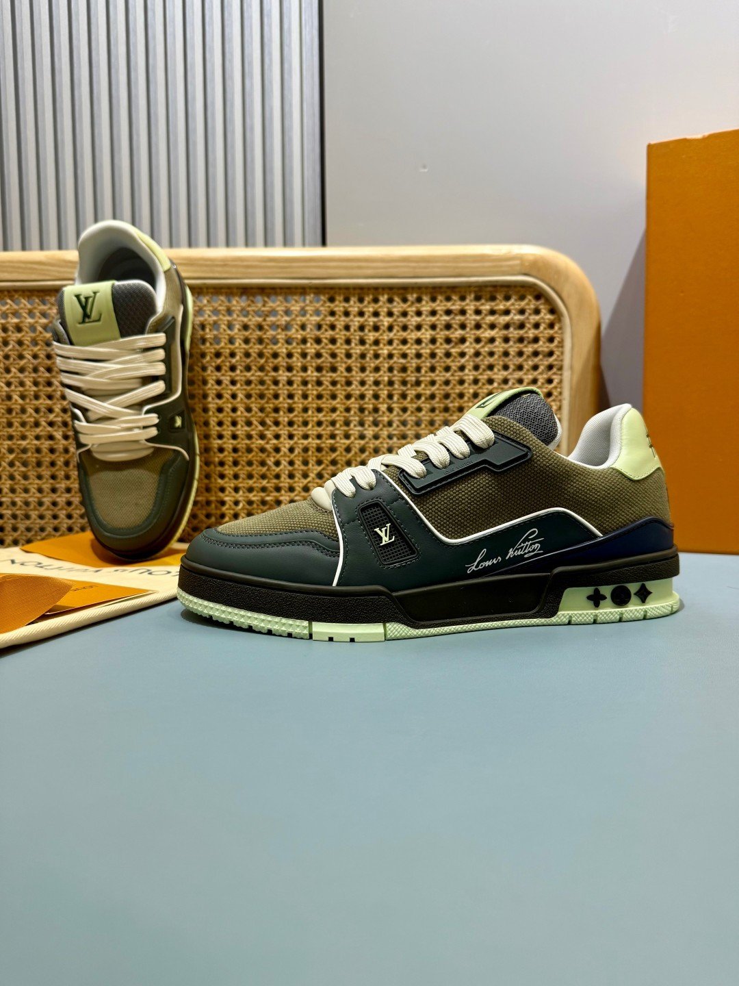 Sneakers Trainer 'Vert Menthe Noir' — vue 24