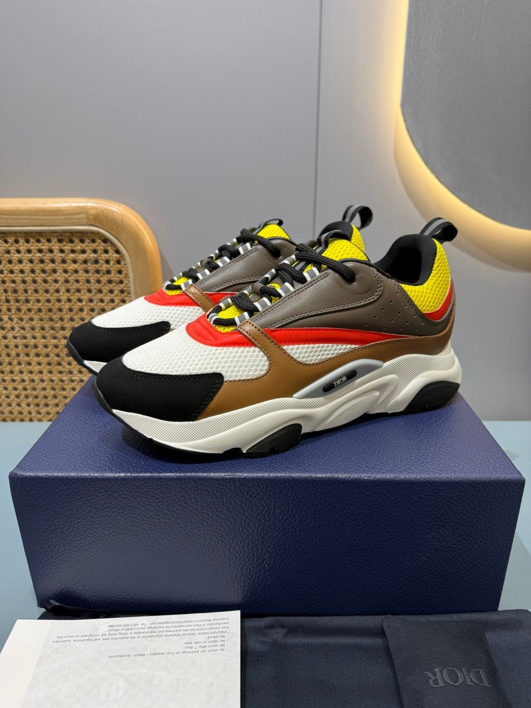 Sneakers B22 'Noir Orange Jaune'