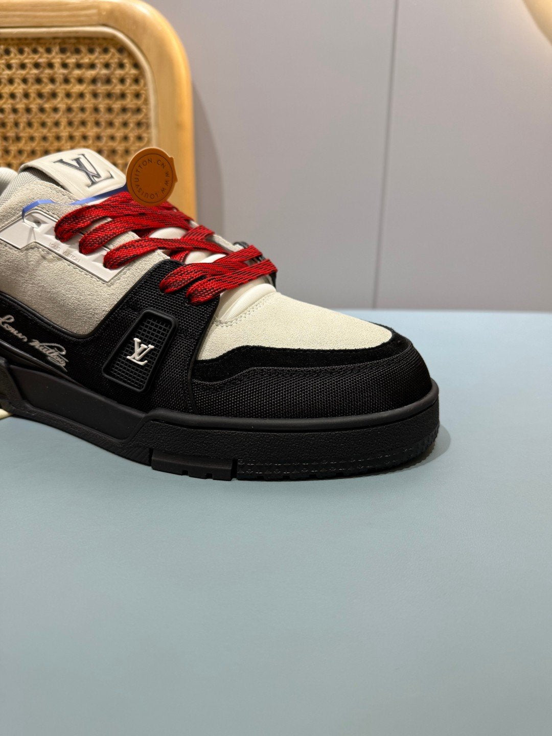 Sneakers Trainer 'Blanc Noir Rouge' — vue 13