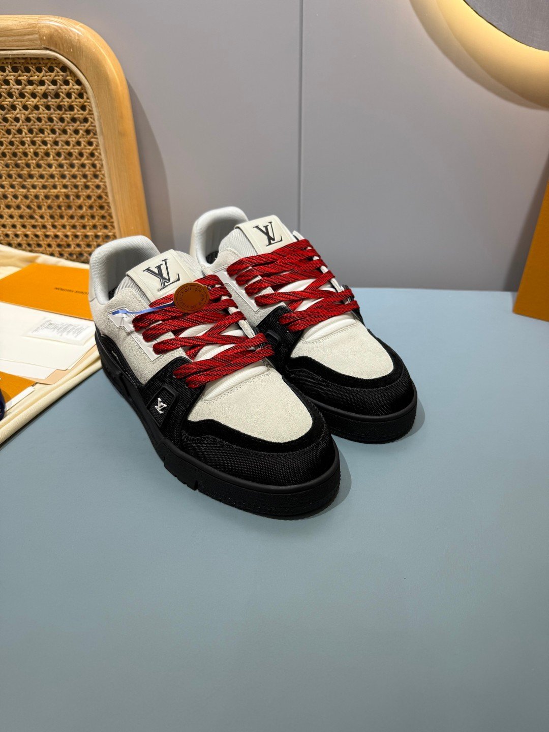 Sneakers Trainer 'Blanc Noir Rouge' — vue 17