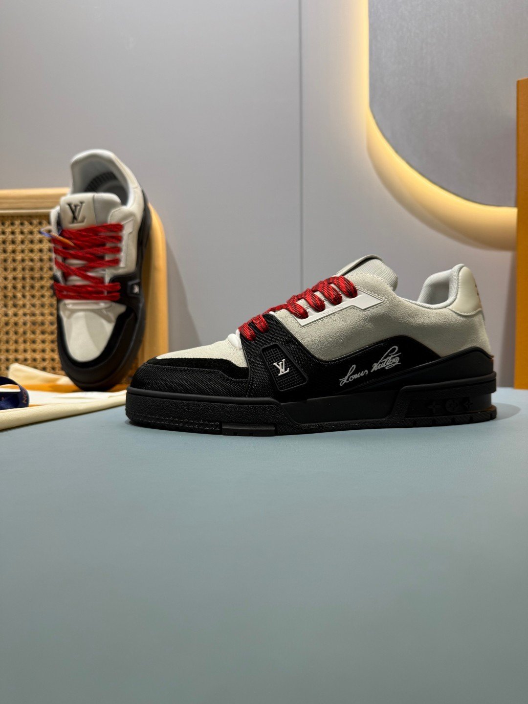 Sneakers Trainer 'Blanc Noir Rouge' — vue 25