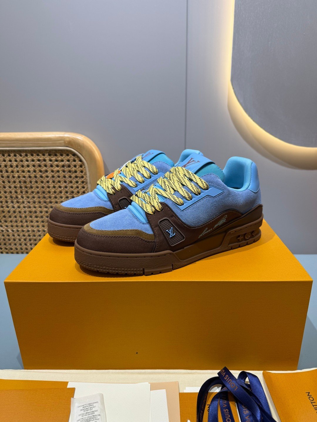 Sneakers Trainer 'Bleu Marron' — vue 29