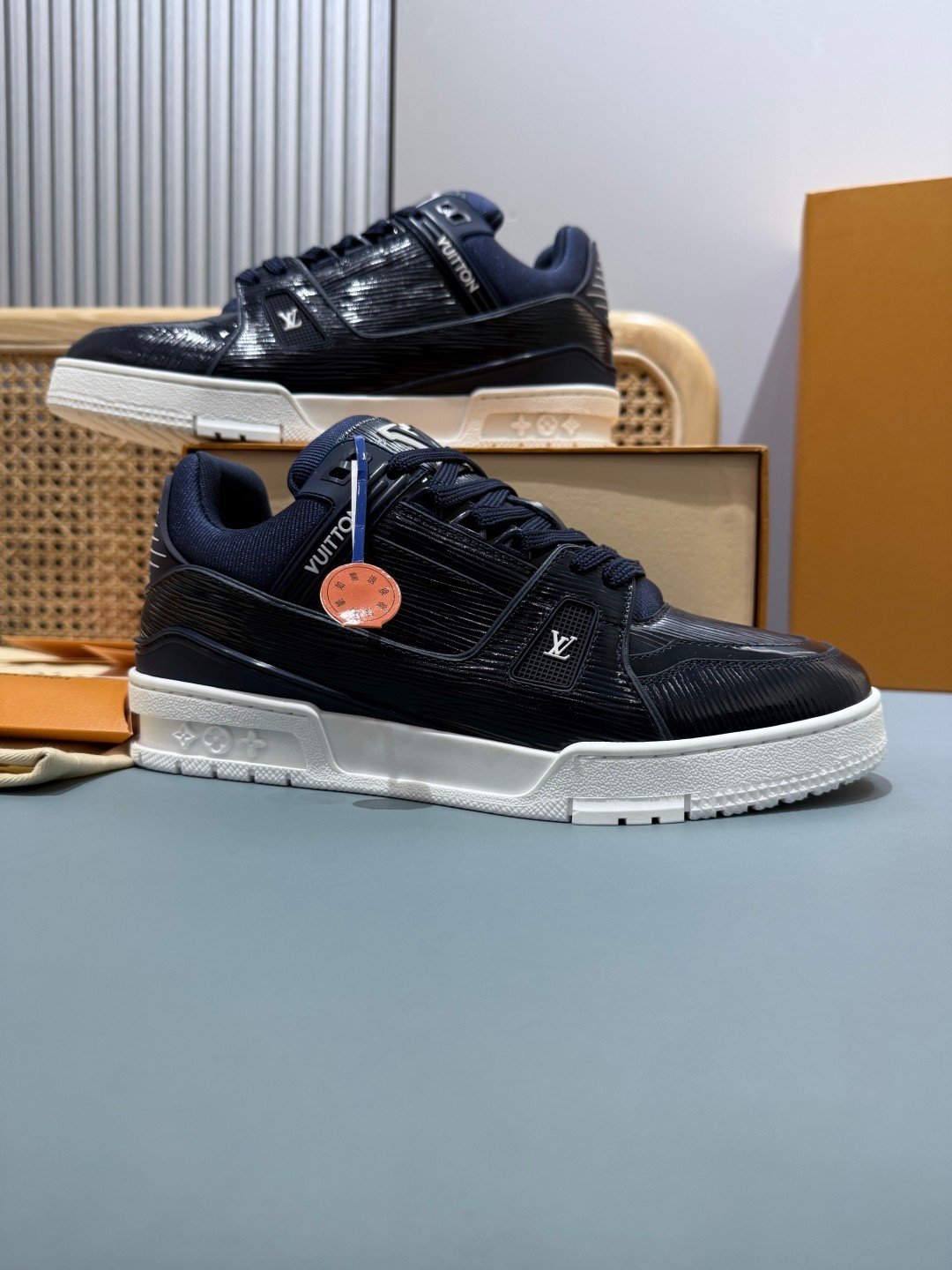 Sneakers Trainer 'Bleu Marine Verni' — vue 5