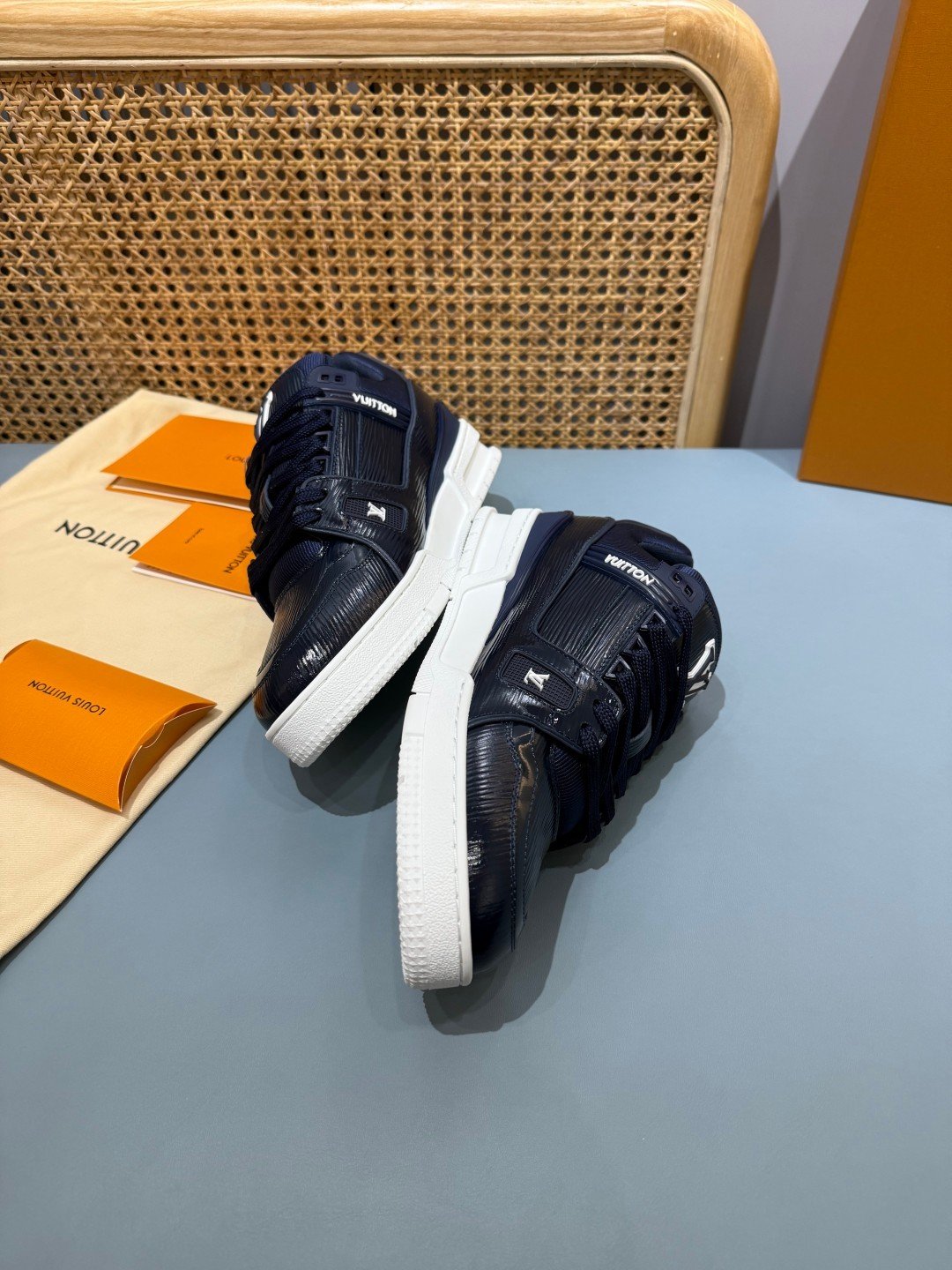 Sneakers Trainer 'Bleu Marine Verni' — vue 15