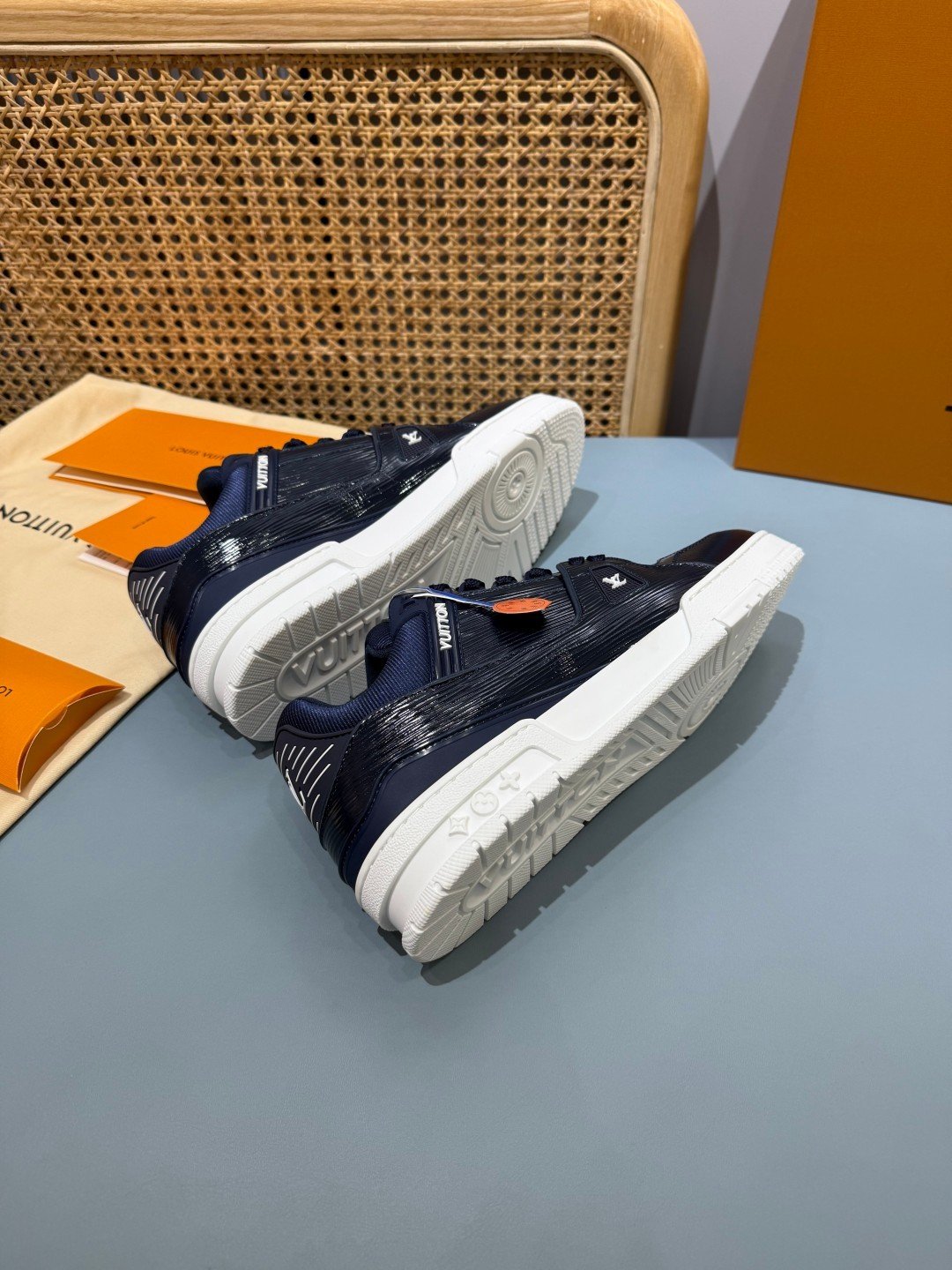 Sneakers Trainer 'Bleu Marine Verni' — vue 23