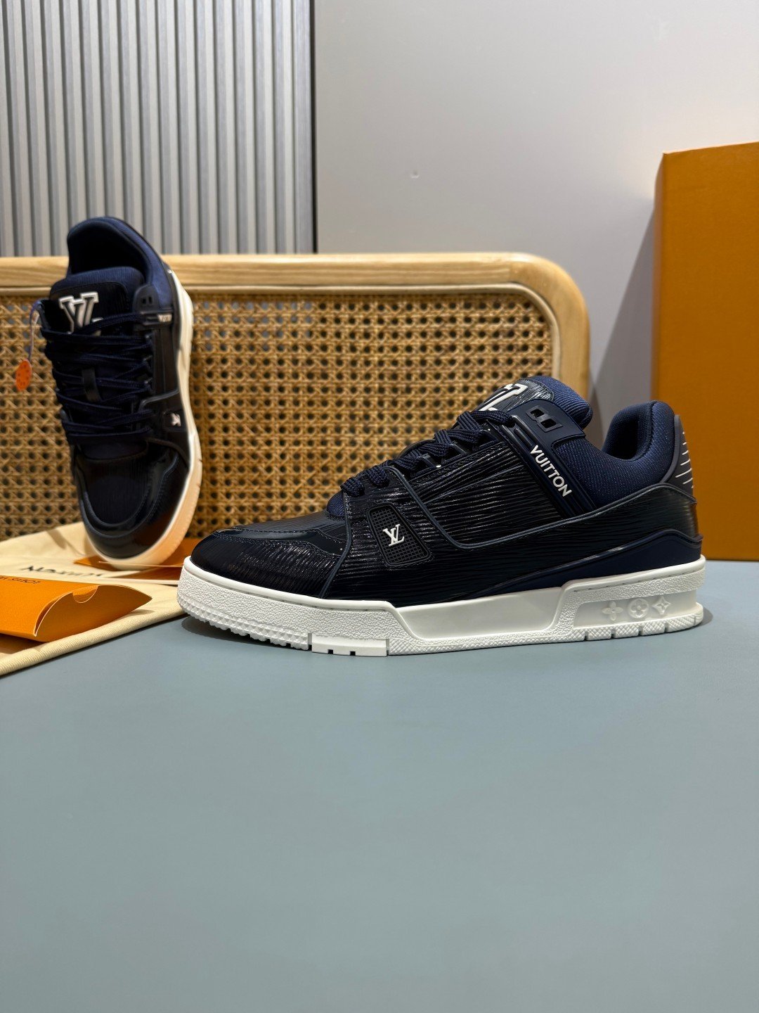 Sneakers Trainer 'Bleu Marine Verni' — vue 25