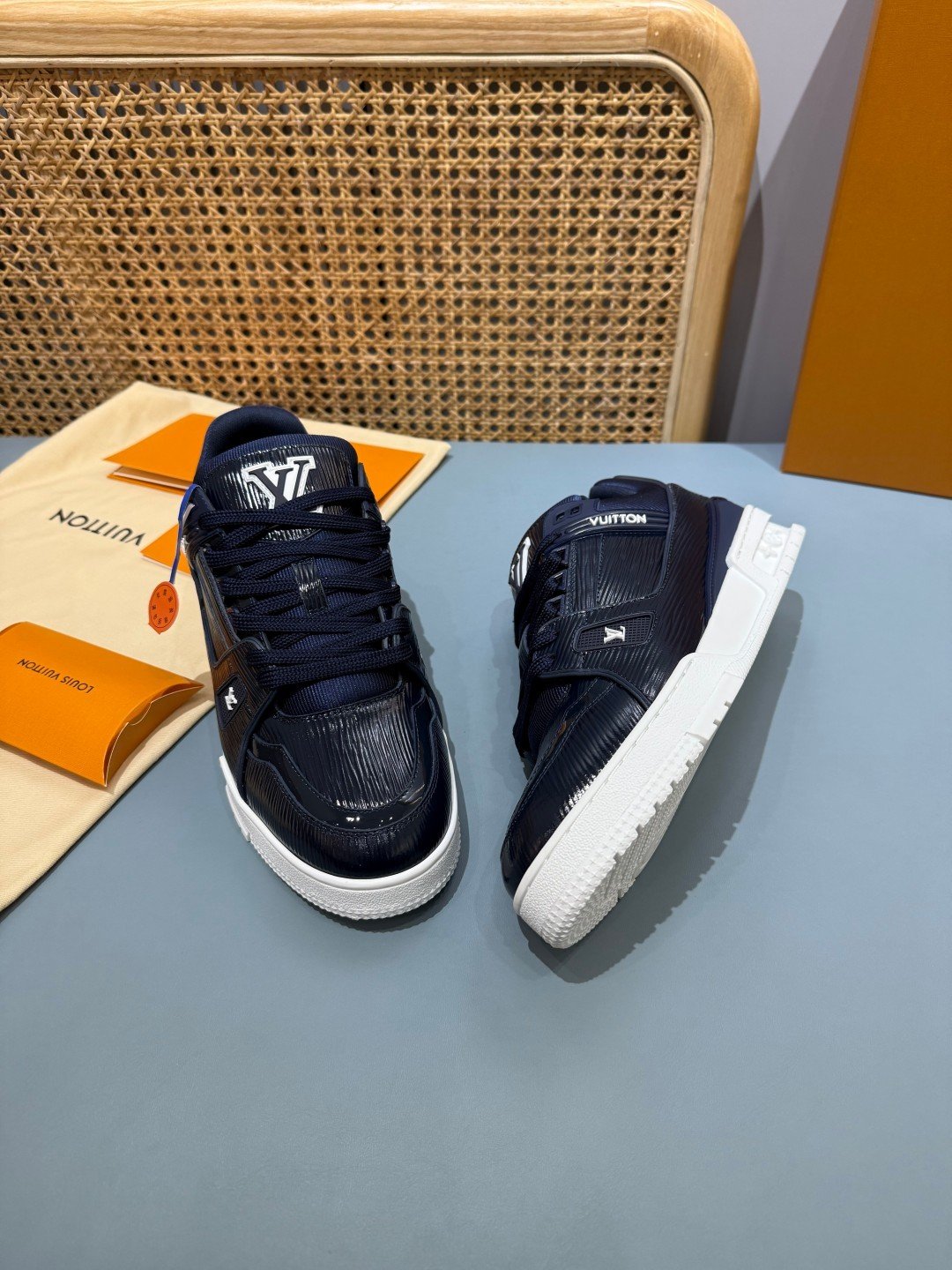 Sneakers Trainer 'Bleu Marine Verni' — vue 26
