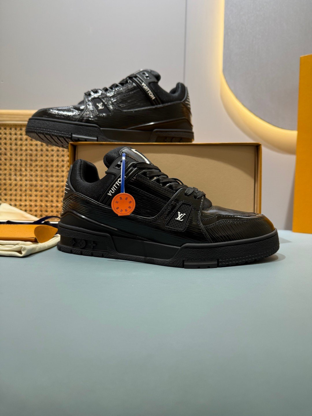 Sneakers Trainer 'Noir Verni' — vue 5