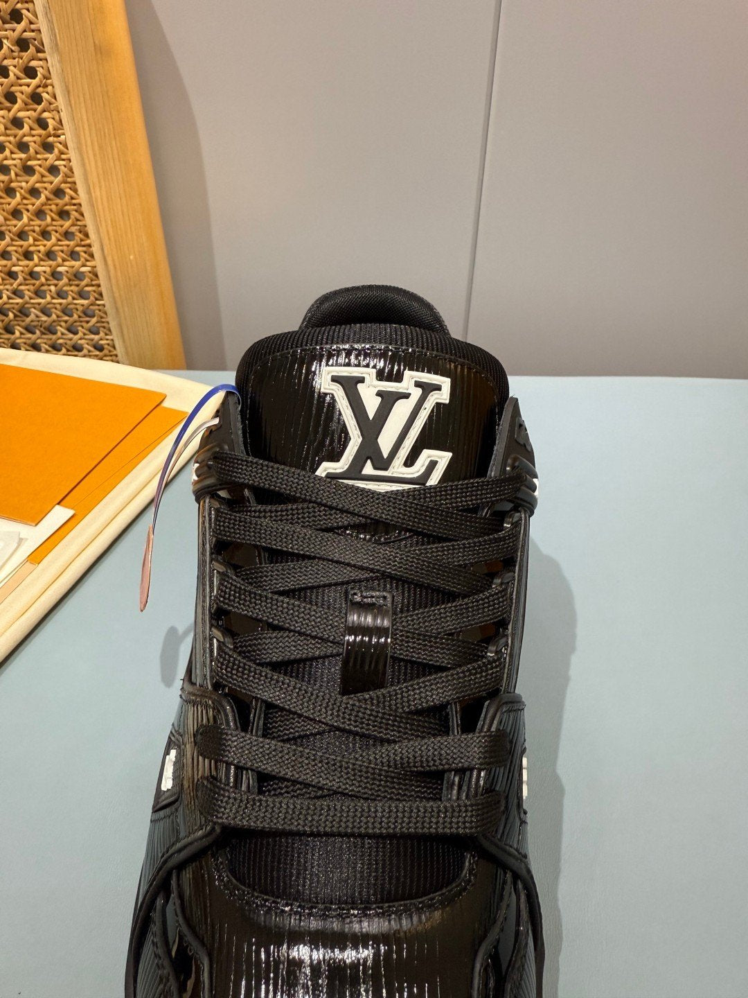 Sneakers Trainer 'Noir Verni' — vue 8