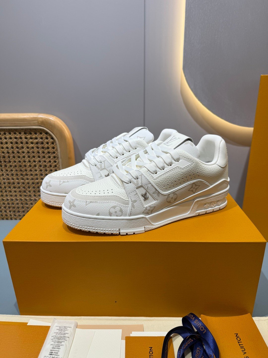Sneakers Trainer 'Blanc Pur' — vue 3