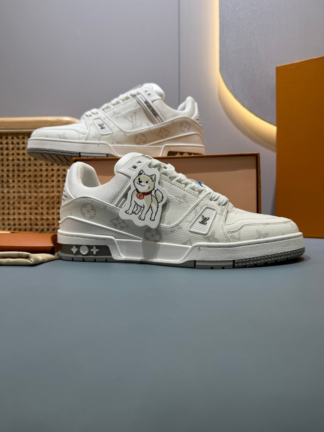 Sneakers Trainer 'Blanc Graffiti' — vue 5