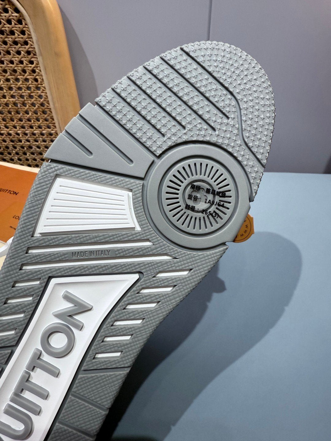 Sneakers Trainer 'Blanc Graffiti' — vue 6