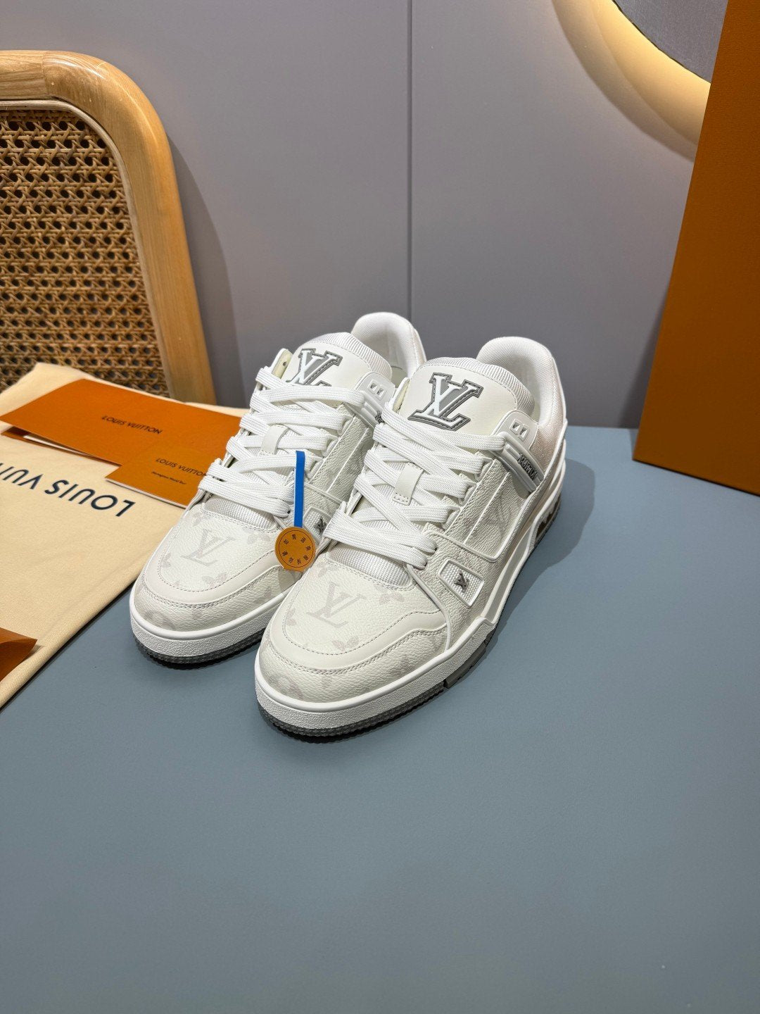 Sneakers Trainer 'Blanc Graffiti' — vue 15