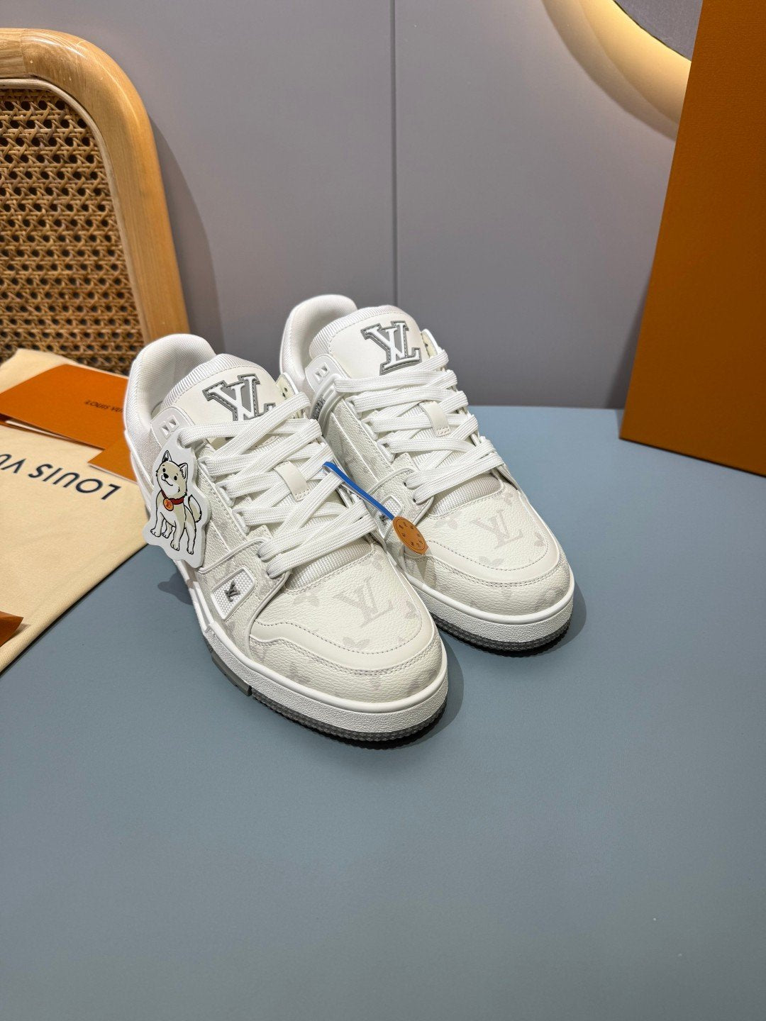 Sneakers Trainer 'Blanc Graffiti' — vue 16