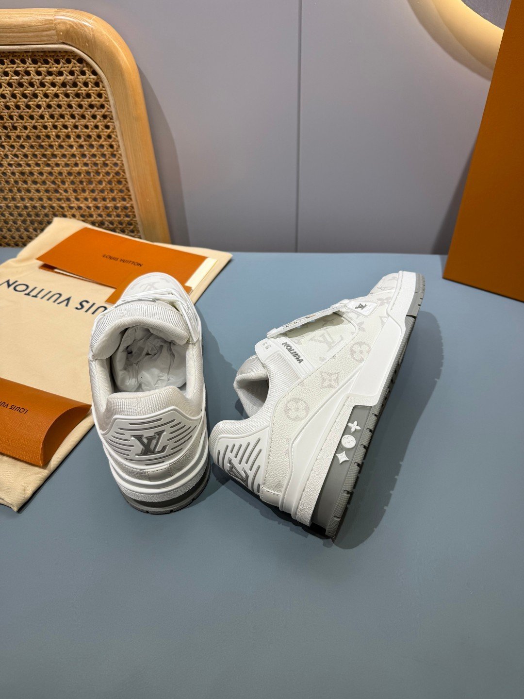 Sneakers Trainer 'Blanc Graffiti' — vue 23