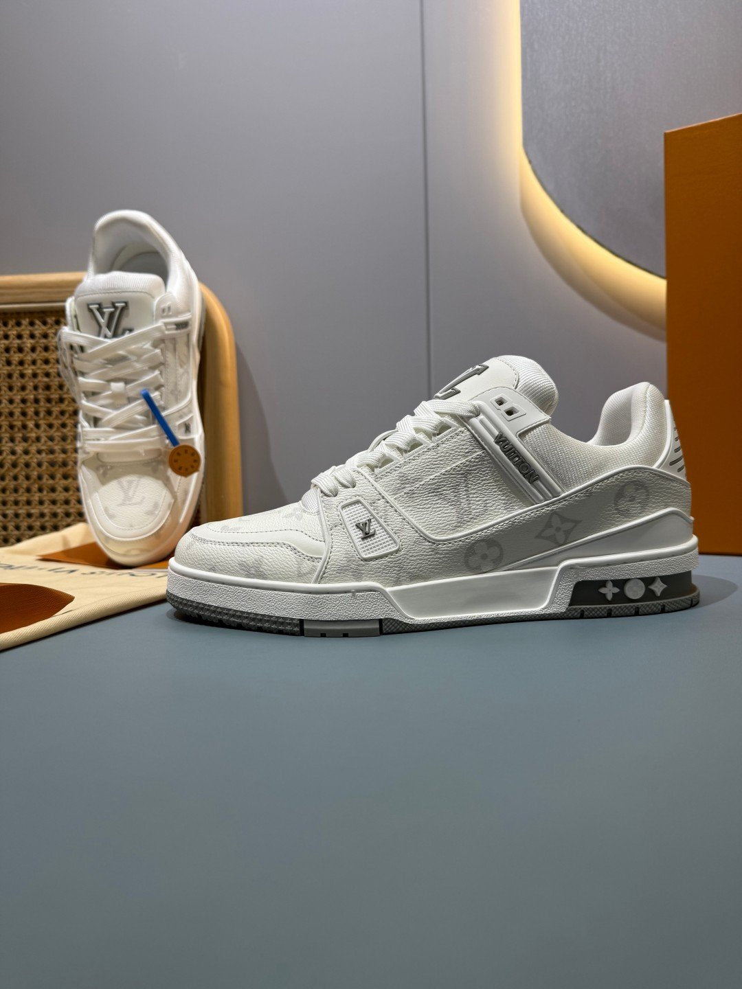 Sneakers Trainer 'Blanc Graffiti' — vue 24