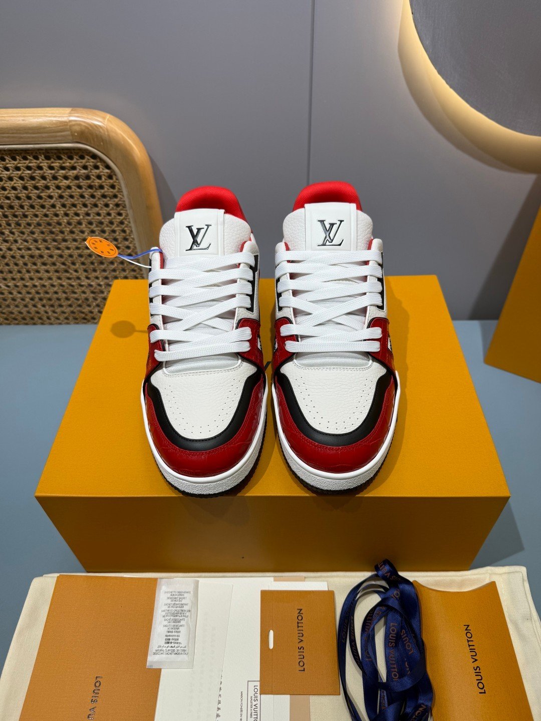 Sneakers Trainer 'Blanc Rouge Bordeaux' — vue 4