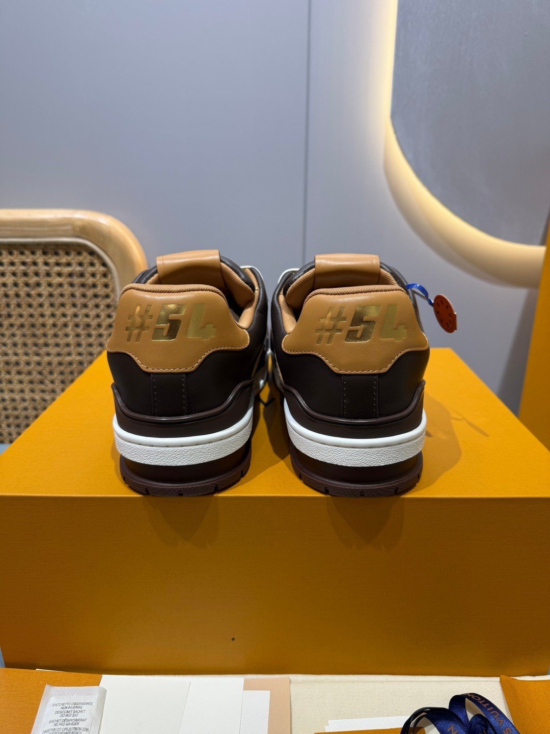Sneakers Trainer 'Marron Orange Patch' — vue 2