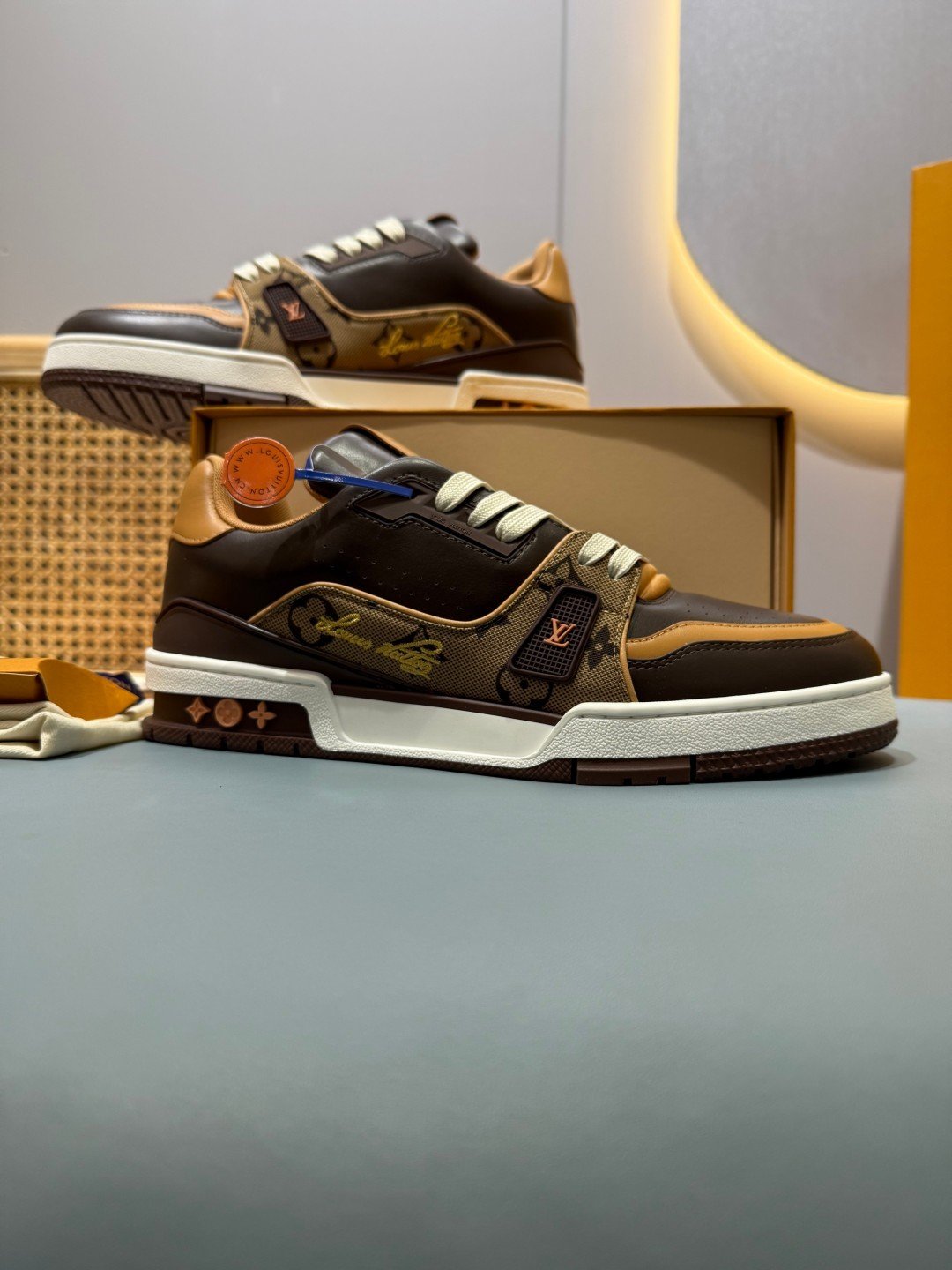 Sneakers Trainer 'Marron Orange Patch' — vue 5