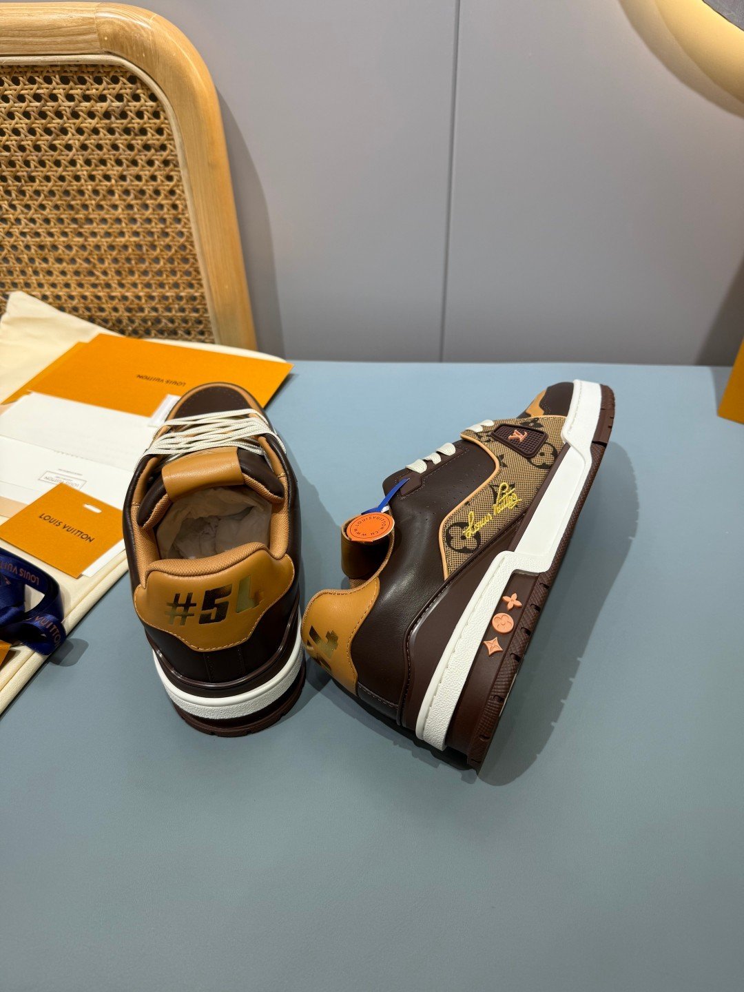 Sneakers Trainer 'Marron Orange Patch' — vue 24
