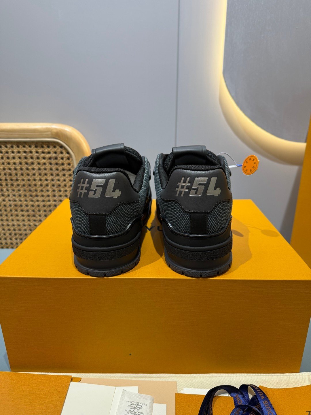 Sneakers Trainer 'Noir Mat Patch' — vue 2