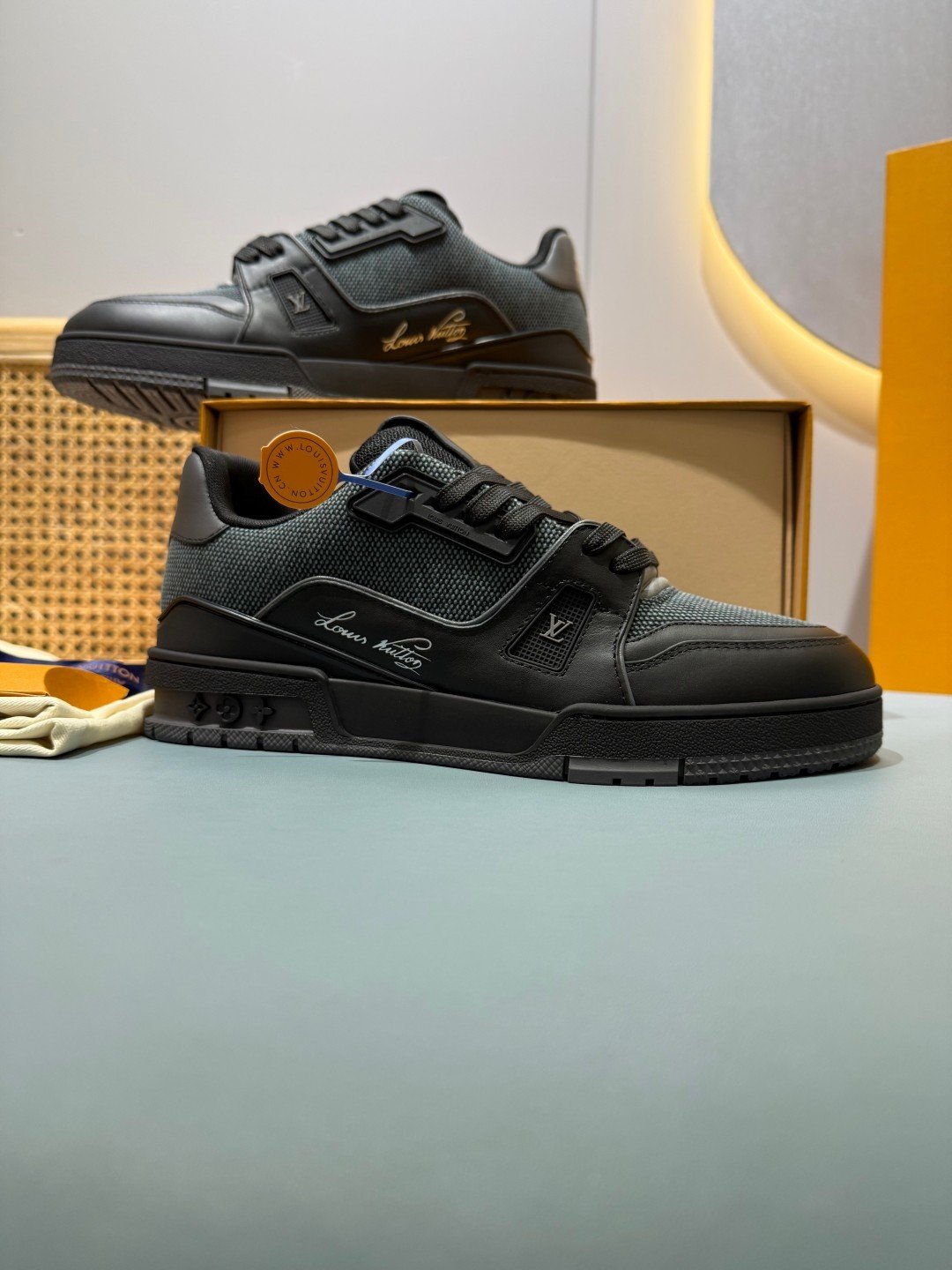 Sneakers Trainer 'Noir Mat Patch' — vue 5