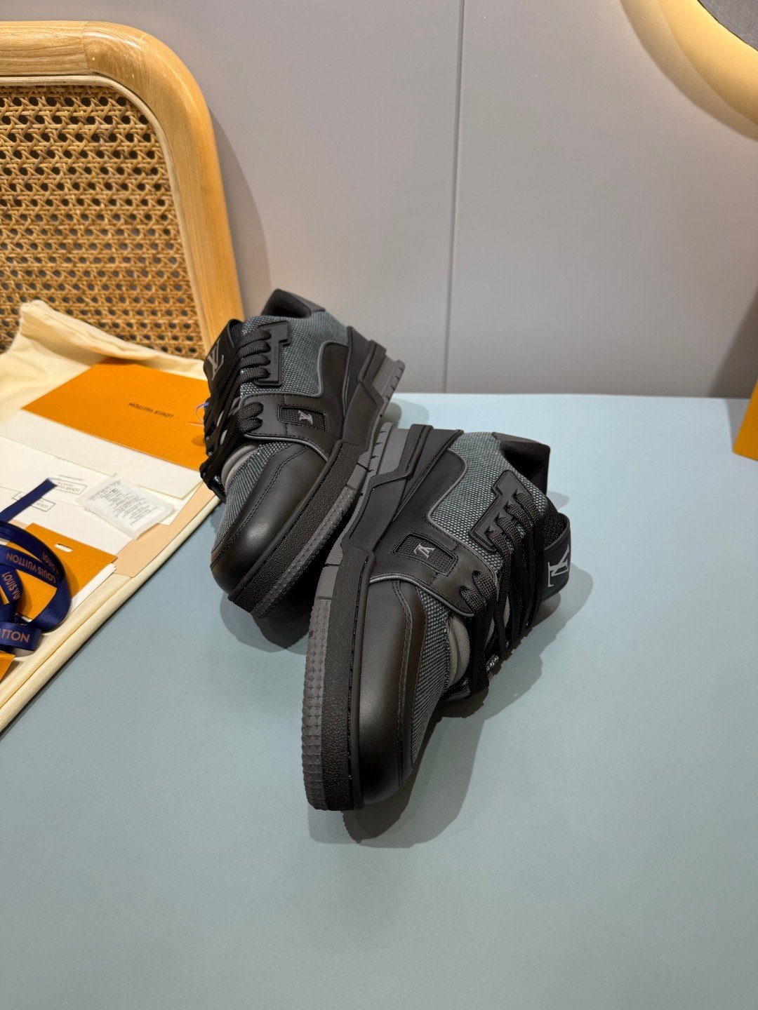 Sneakers Trainer 'Noir Mat Patch' — vue 15